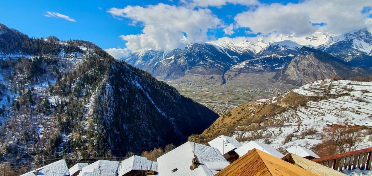 Auberge Le Mont-Gele Iserables Bagian luar foto