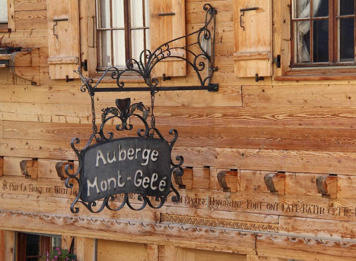 Auberge Le Mont-Gele Iserables Bagian luar foto